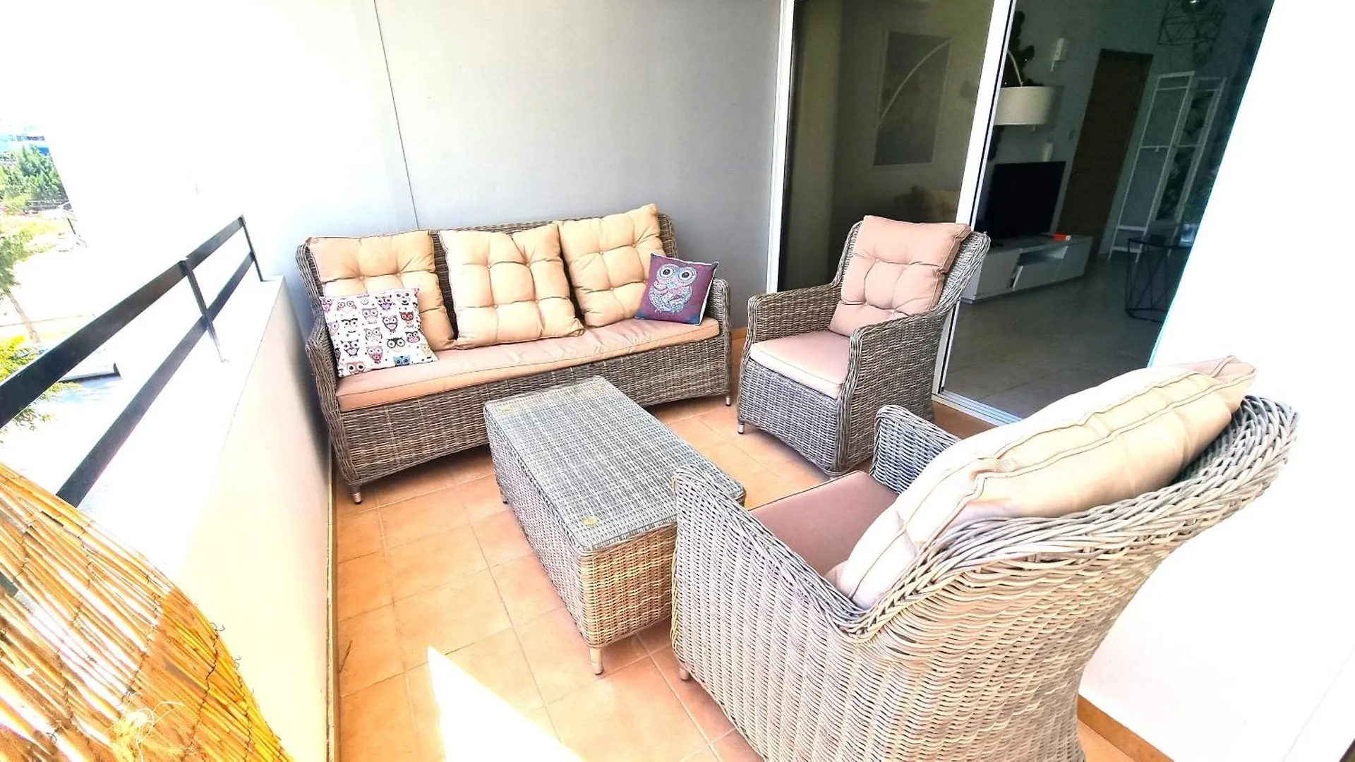 Apartment Beach Haven: 7-Minute Walk To The Beach + Pool Larnaka Zypern